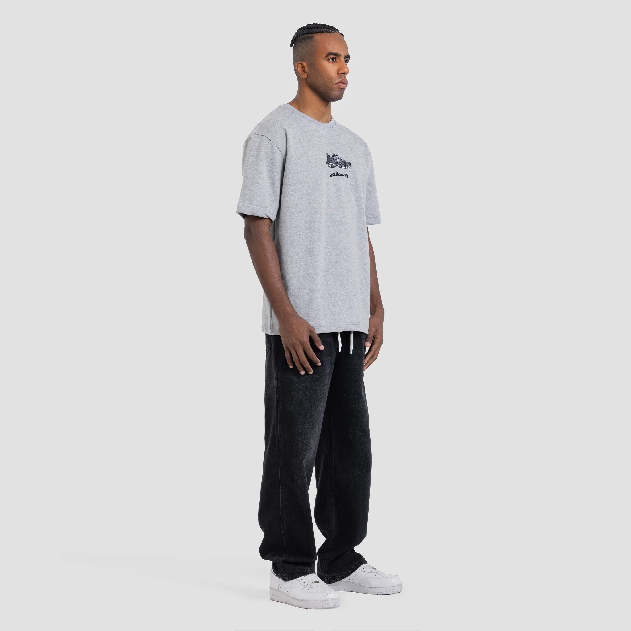 Sneaker Embroidery T-shirt - Image 20