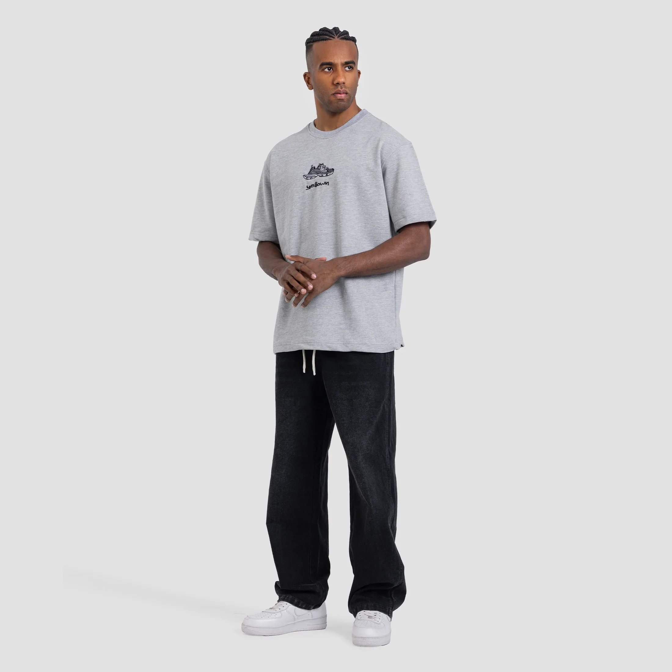 Sneaker Embroidery T-shirt - Image 30